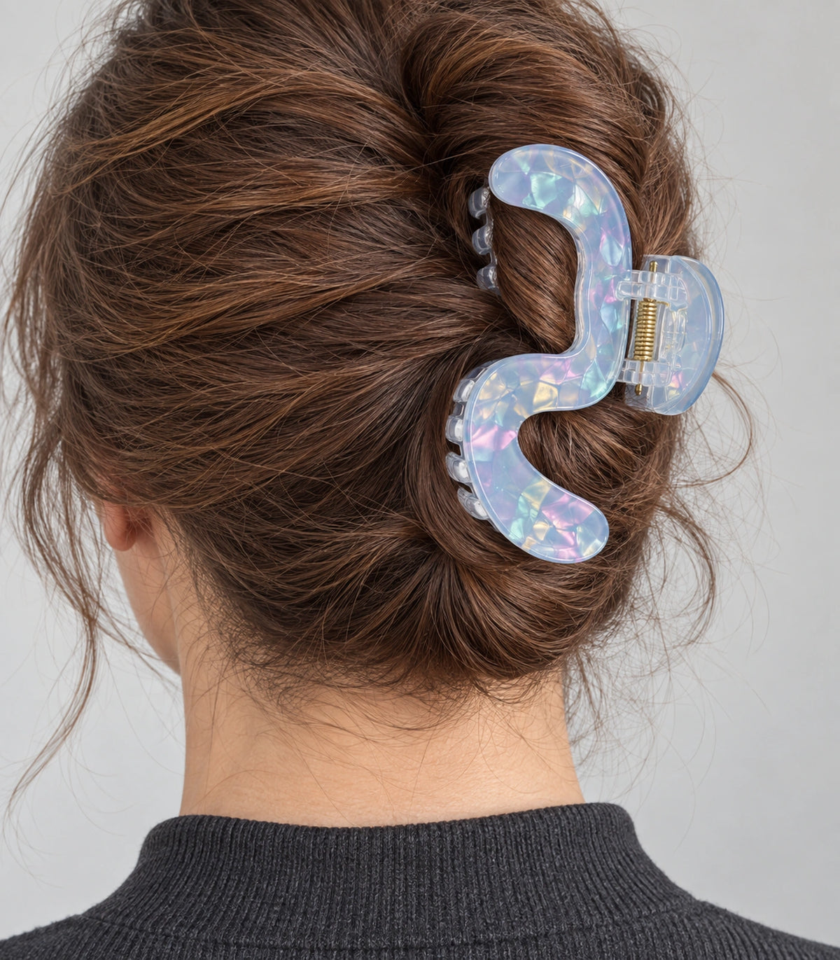 JIMIKI Iridescent S Shaped Hair Claw Clips in Blue, model wearing view #color_blue