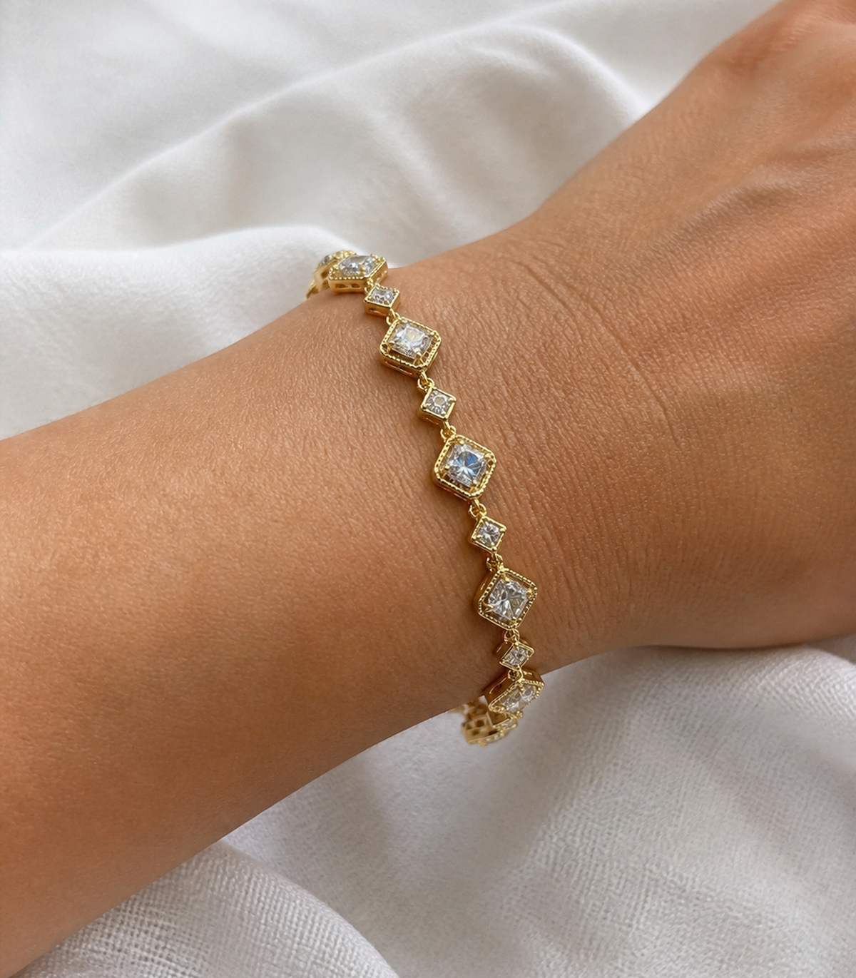 Close-up of Clear Crystal Diamond Link Bracelet