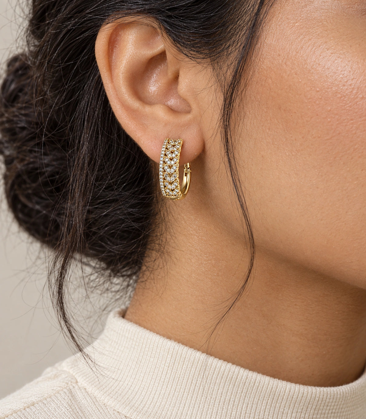 JIMIKI Crystal Chain Pattern Hoop Earring Pair in Gold tone/Clear, model wearing view #color_gold tone/clear