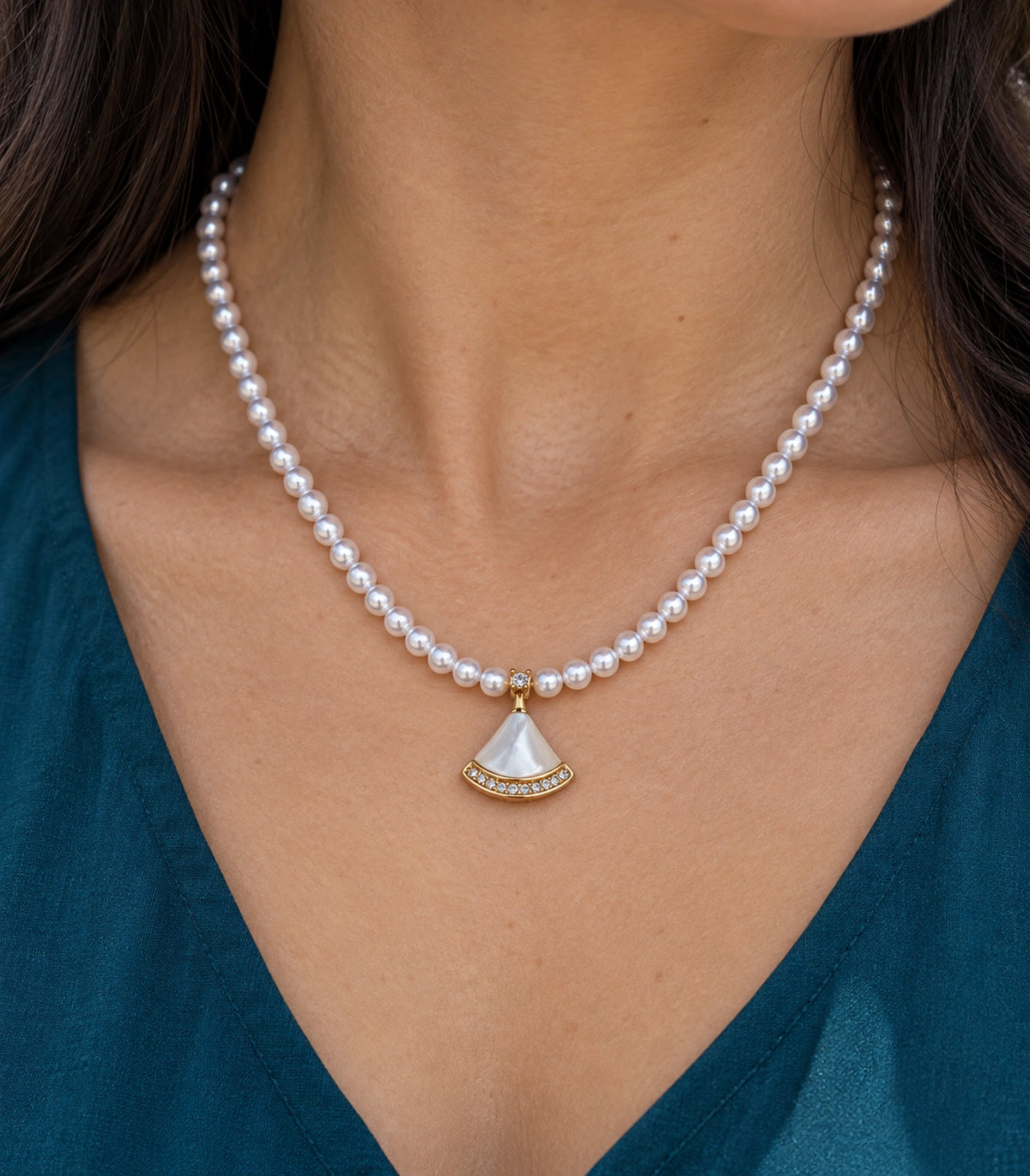 JIMIKI Gold Tone White Fan Crystal Pearl Style Necklace in Gold tone / white, close-up detail