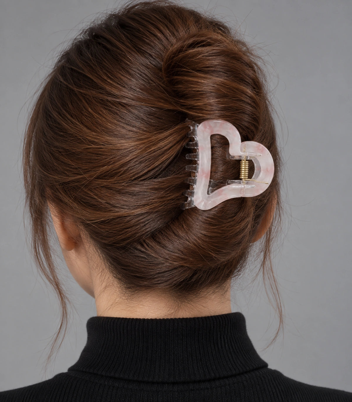 JIMIKI Marbled Heart Hair Claw Clips in Pink, model wearing view #color_pink