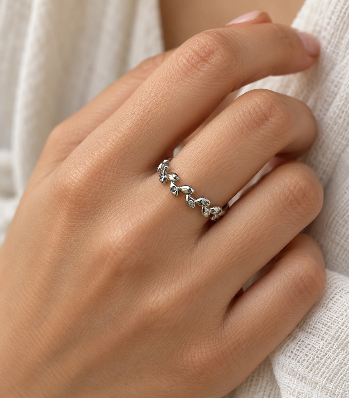 JIMIKI Silver Linked Leaf Crystal Ring in Silver - close-up details #color_silver