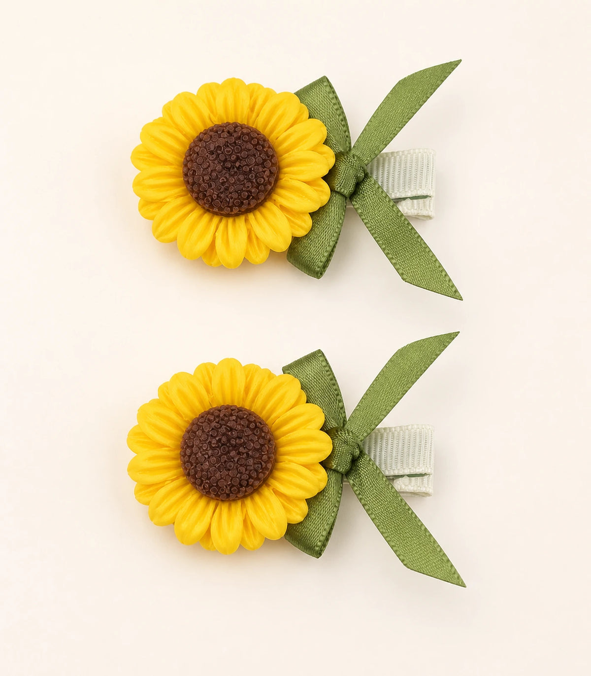 Close-up of the Sunflower Olive Ribbon Clip Pair details