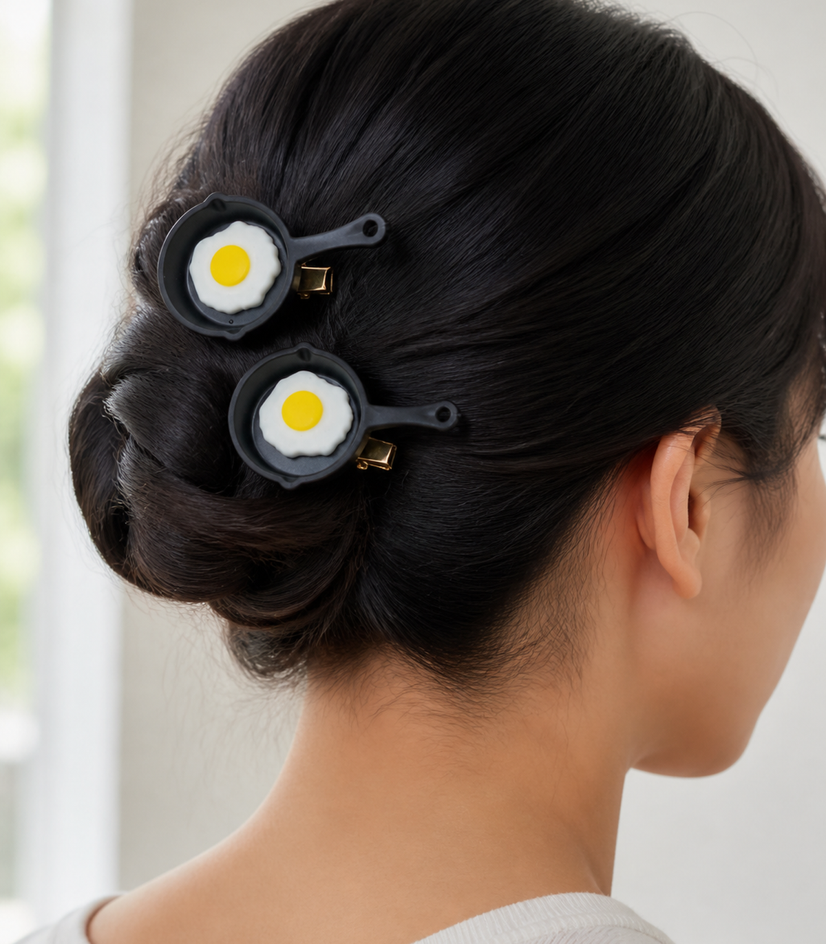 JIMIKI Sunny-Side-Up Egg Pan Barrette Pair in Black / White / Yellow, editorial hairstyle view