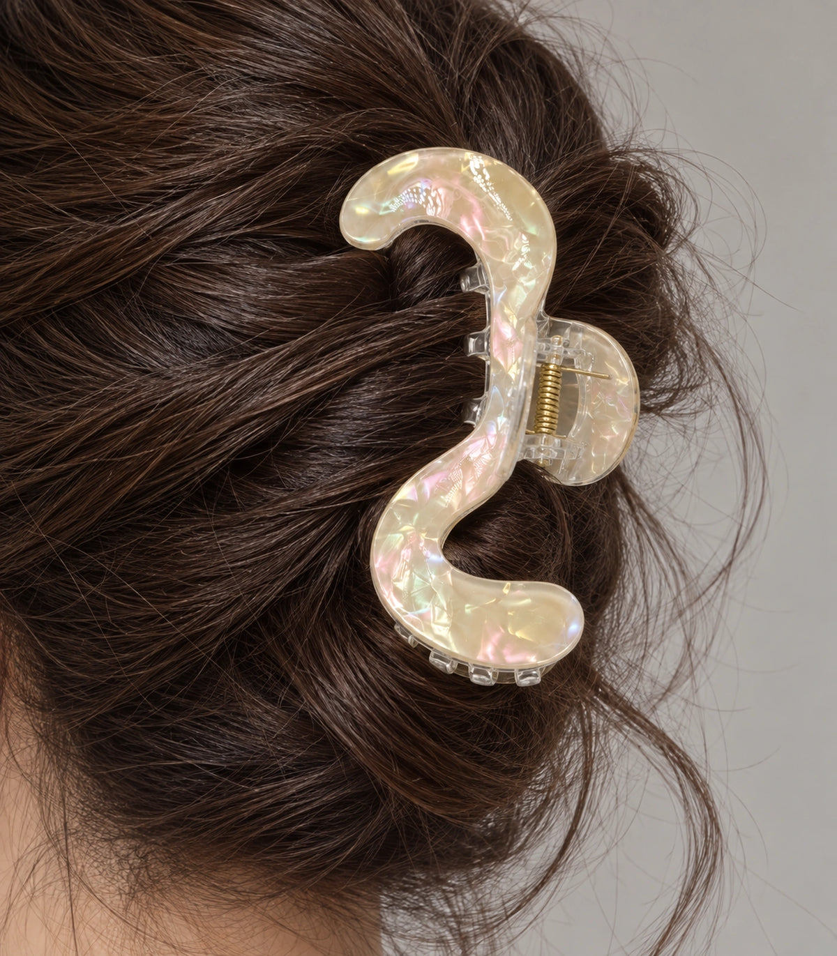 JIMIKI Iridescent S Shaped Hair Claw Clips in Ivory, close-up detail #color_ivory