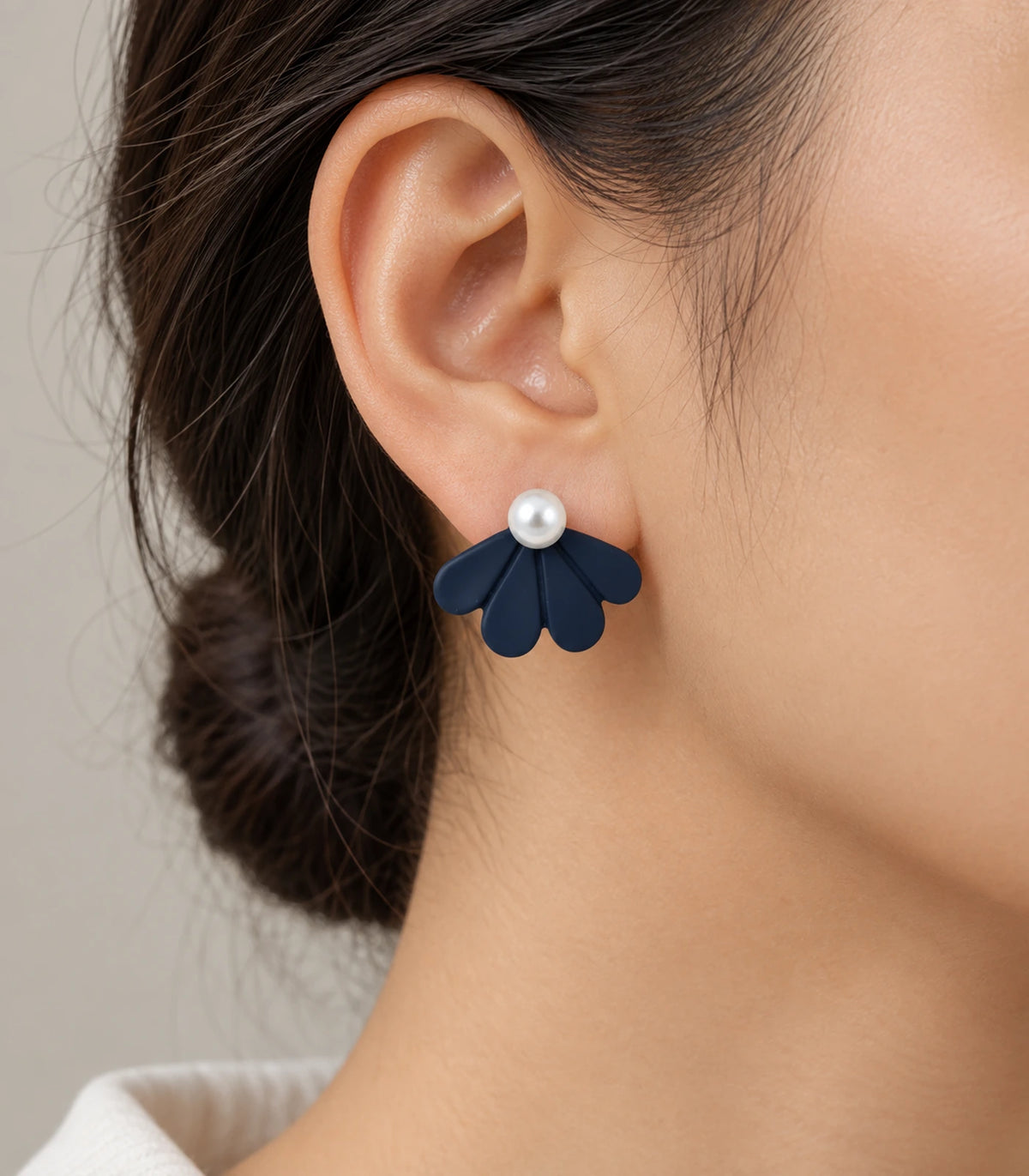 JIMIKI Navy pearl fan petal stud earrings, naturally worn on the ear #color_navy