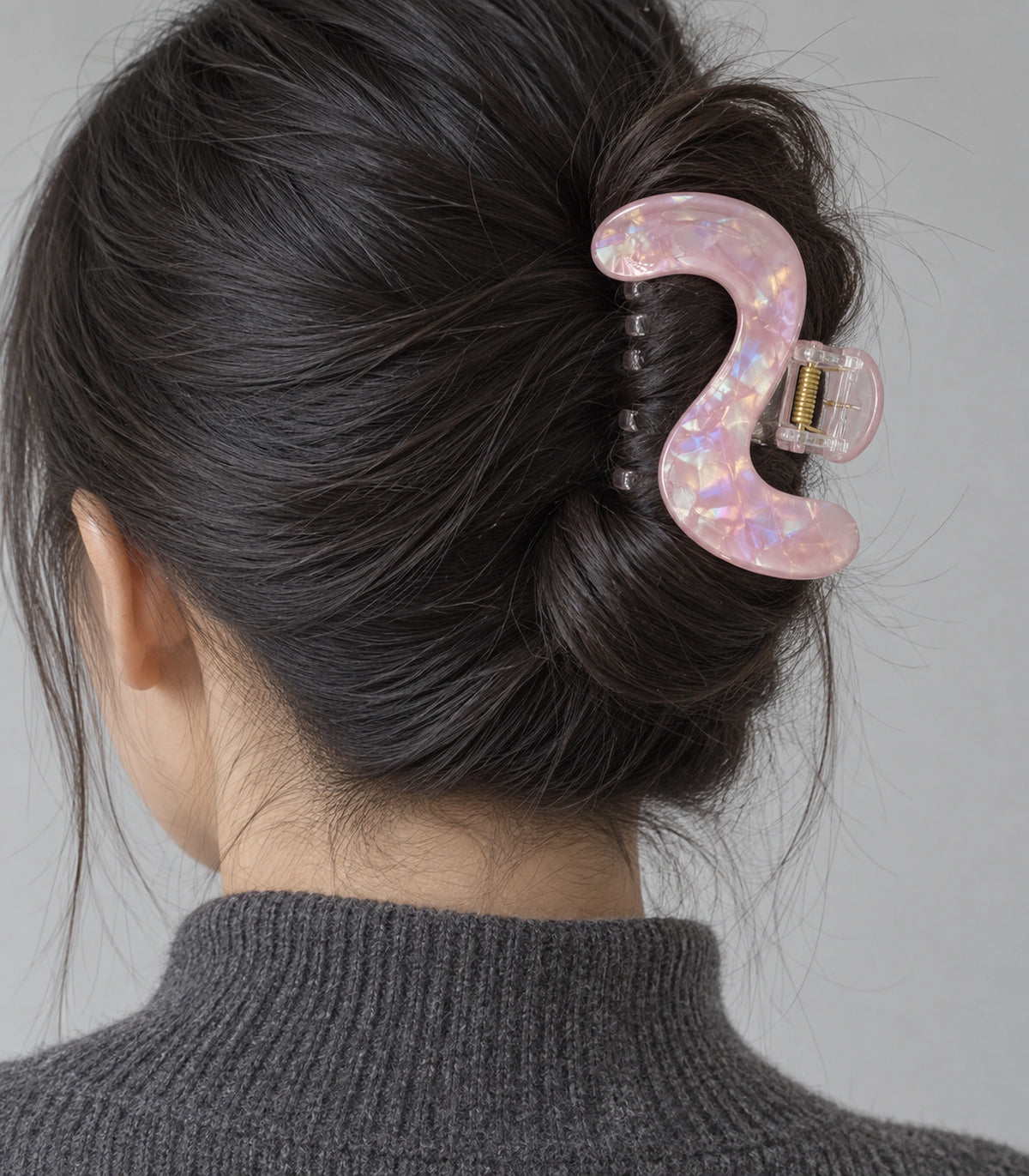 JIMIKI Iridescent S Shaped Hair Claw Clips in Pink, model wearing view #color_pink