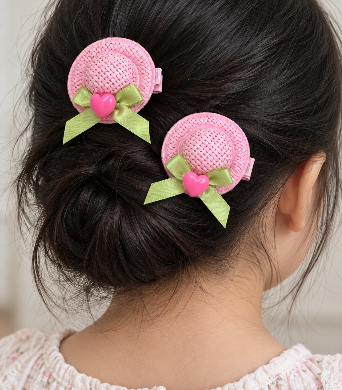 JIMIKI Mini Hat Hair Clips With Hearts in Pink, close-up detail #color_pink