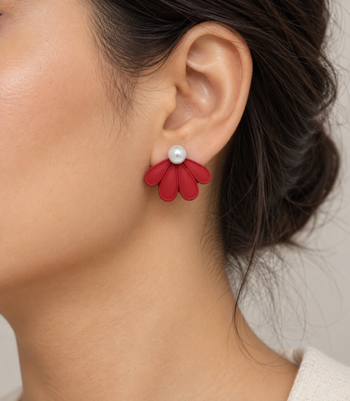 JIMIKI Red pearl fan petal stud earrings, naturally worn on the ear #color_red