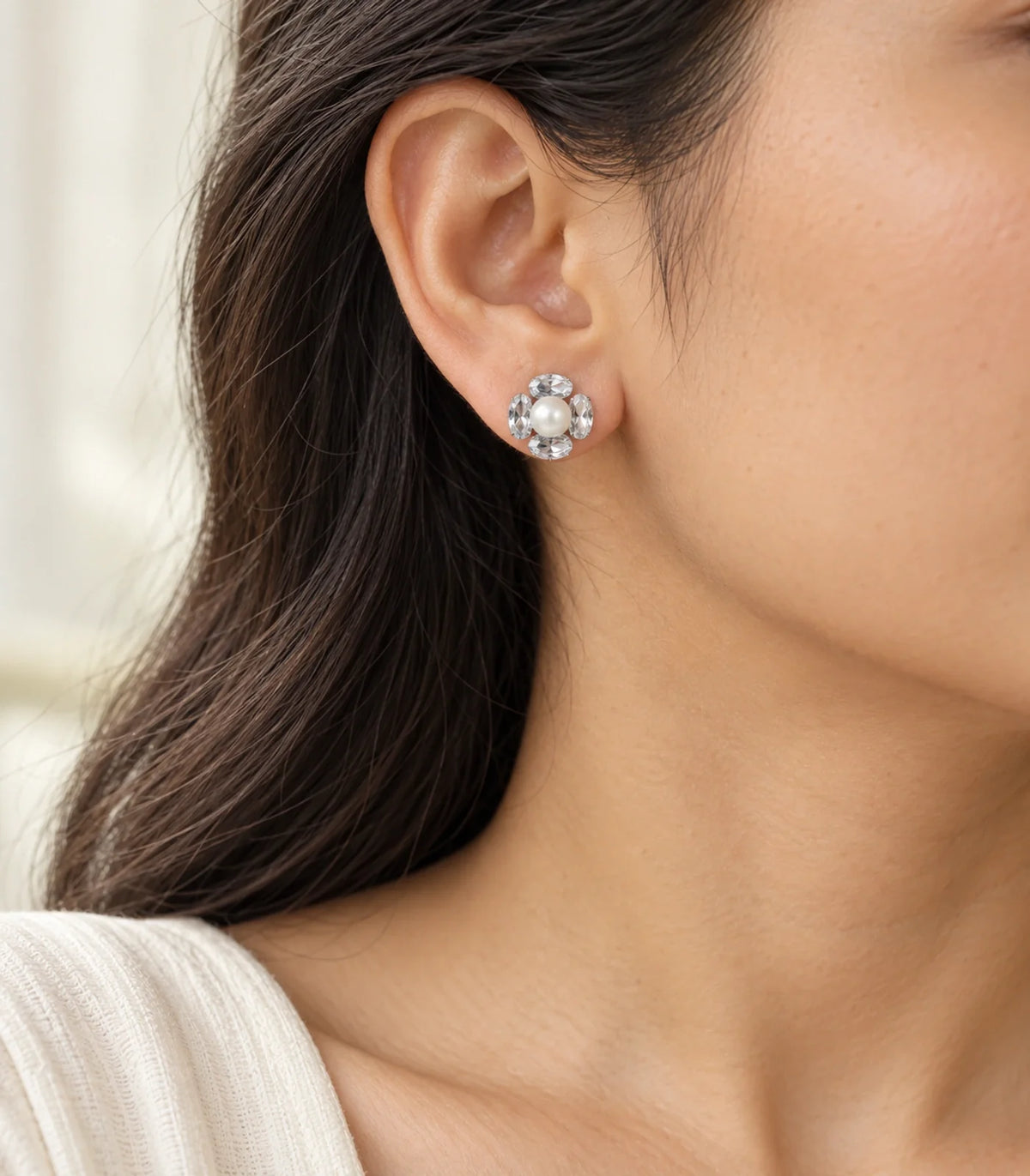 JIMIKI silver four-petal crystal flower pearl stud earrings - model #color_silver